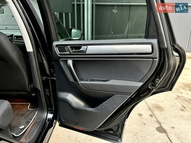 Черный Фольксваген Туарег, объемом двигателя 3 л и пробегом 245 тыс. км за 19500 $, фото 42 на Automoto.ua