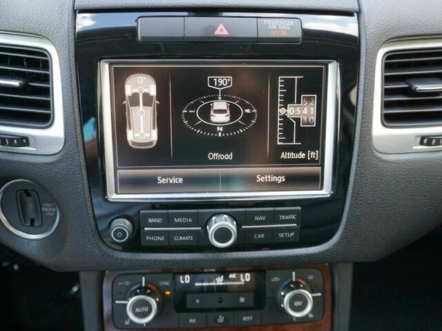 Чорний Фольксваген Туарег, об'ємом двигуна 3.6 л та пробігом 86 тис. км за 10000 $, фото 10 на Automoto.ua