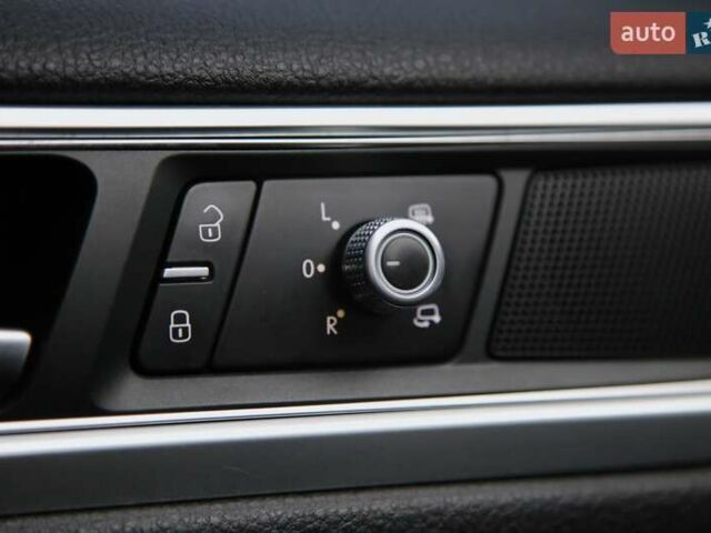 Черный Фольксваген Туарег, объемом двигателя 2.97 л и пробегом 241 тыс. км за 22500 $, фото 23 на Automoto.ua