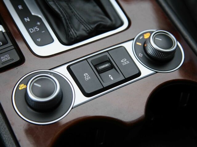 Черный Фольксваген Туарег, объемом двигателя 3 л и пробегом 241 тыс. км за 22500 $, фото 20 на Automoto.ua