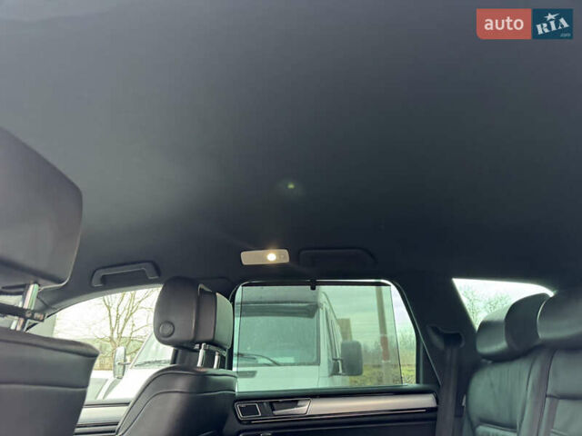 Черный Фольксваген Туарег, объемом двигателя 2.97 л и пробегом 275 тыс. км за 26000 $, фото 27 на Automoto.ua