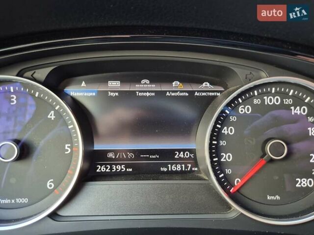 Черный Фольксваген Туарег, объемом двигателя 3 л и пробегом 263 тыс. км за 29000 $, фото 29 на Automoto.ua