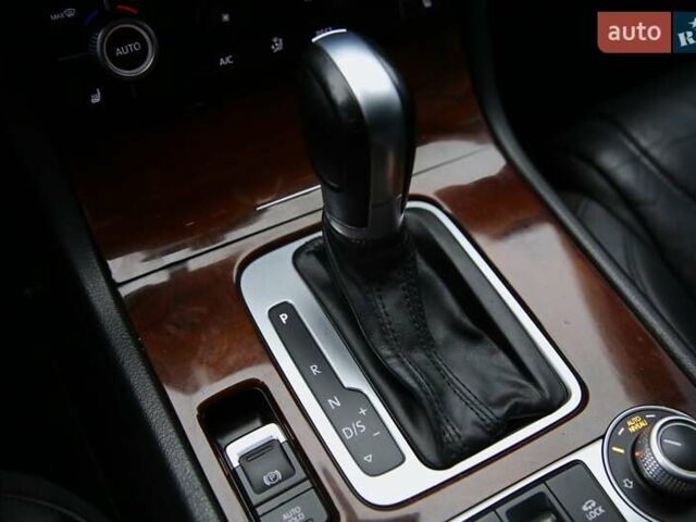 Черный Фольксваген Туарег, объемом двигателя 2.97 л и пробегом 241 тыс. км за 22500 $, фото 18 на Automoto.ua