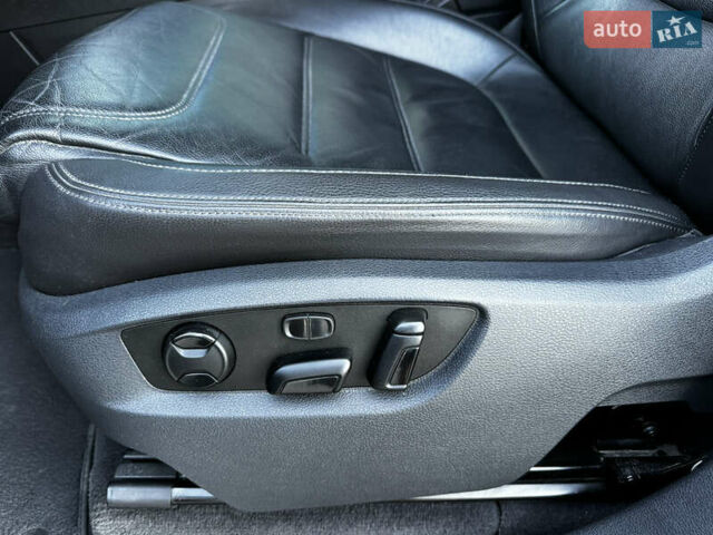 Черный Фольксваген Туарег, объемом двигателя 2.97 л и пробегом 202 тыс. км за 30000 $, фото 23 на Automoto.ua