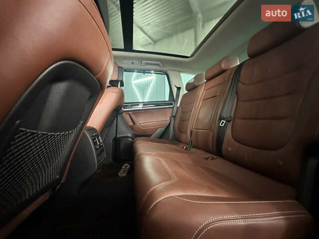 Черный Фольксваген Туарег, объемом двигателя 3 л и пробегом 56 тыс. км за 27000 $, фото 34 на Automoto.ua