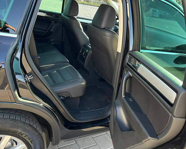 Черный Фольксваген Туарег, объемом двигателя 3 л и пробегом 235 тыс. км за 21500 $, фото 14 на Automoto.ua