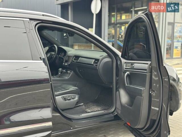 Чорний Фольксваген Туарег, об'ємом двигуна 3 л та пробігом 246 тис. км за 27700 $, фото 33 на Automoto.ua