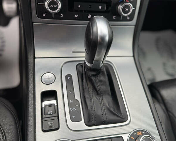 Черный Фольксваген Туарег, объемом двигателя 2.97 л и пробегом 275 тыс. км за 26000 $, фото 29 на Automoto.ua