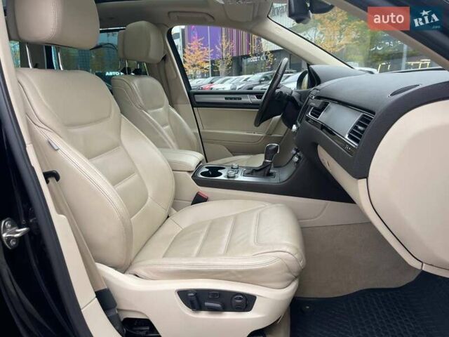 Черный Фольксваген Туарег, объемом двигателя 2.97 л и пробегом 159 тыс. км за 35490 $, фото 10 на Automoto.ua