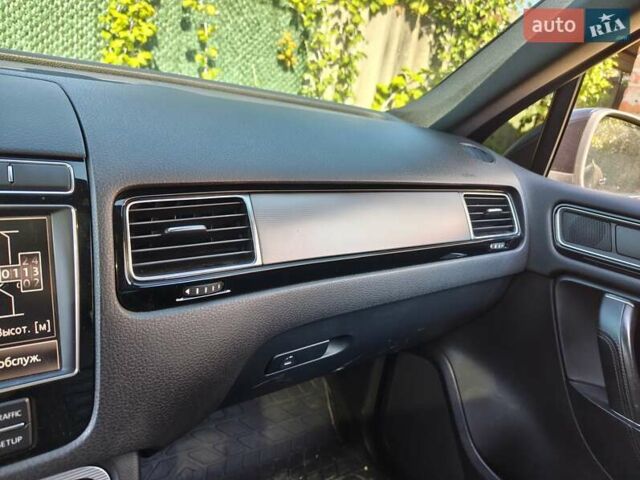 Чорний Фольксваген Туарег, об'ємом двигуна 2.97 л та пробігом 189 тис. км за 31500 $, фото 20 на Automoto.ua