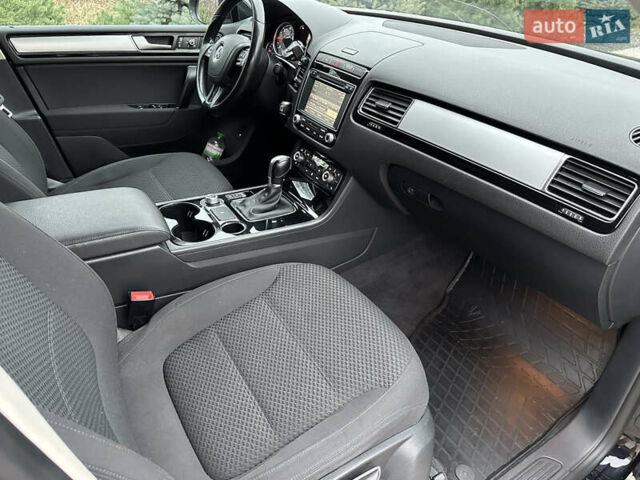 Черный Фольксваген Туарег, объемом двигателя 2.97 л и пробегом 235 тыс. км за 23500 $, фото 10 на Automoto.ua