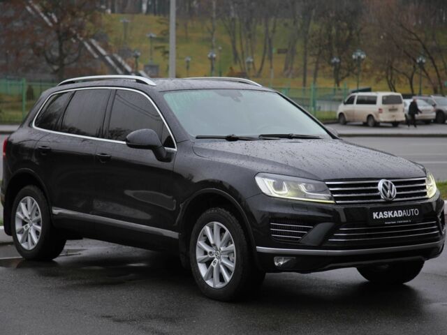 Черный Фольксваген Туарег, объемом двигателя 3 л и пробегом 241 тыс. км за 22500 $, фото 2 на Automoto.ua