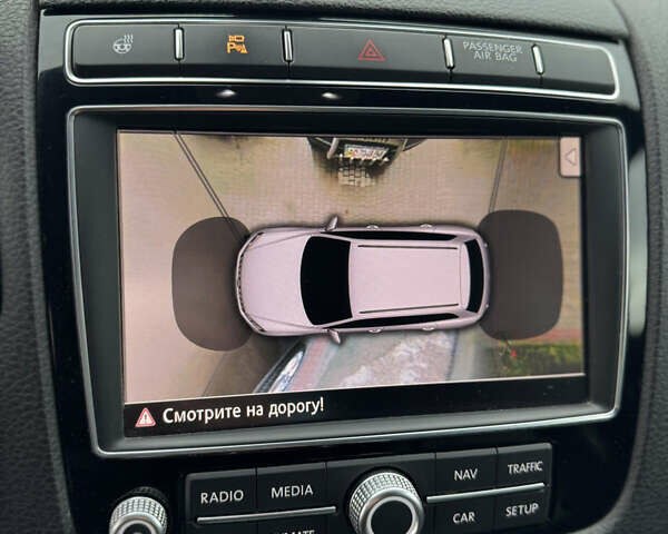 Черный Фольксваген Туарег, объемом двигателя 2.97 л и пробегом 275 тыс. км за 26000 $, фото 25 на Automoto.ua