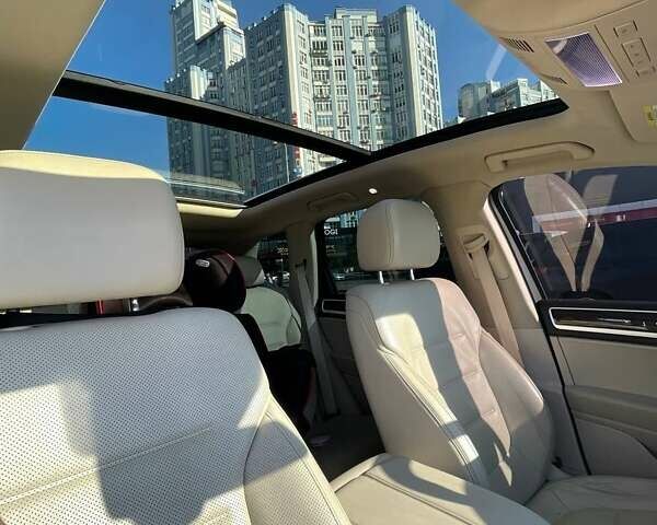 Чорний Фольксваген Туарег, об'ємом двигуна 2.97 л та пробігом 150 тис. км за 27500 $, фото 12 на Automoto.ua