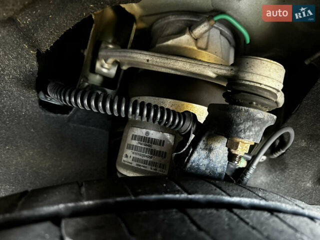 Черный Фольксваген Туарег, объемом двигателя 2.97 л и пробегом 202 тыс. км за 30000 $, фото 6 на Automoto.ua