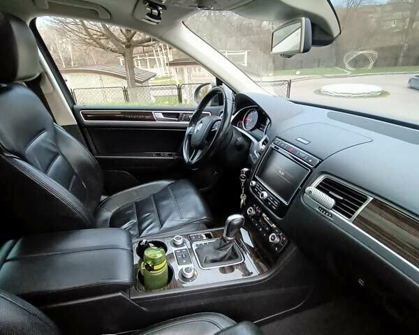 Черный Фольксваген Туарег, объемом двигателя 3 л и пробегом 204 тыс. км за 26500 $, фото 8 на Automoto.ua