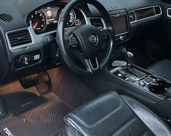 Черный Фольксваген Туарег, объемом двигателя 3 л и пробегом 213 тыс. км за 22500 $, фото 16 на Automoto.ua