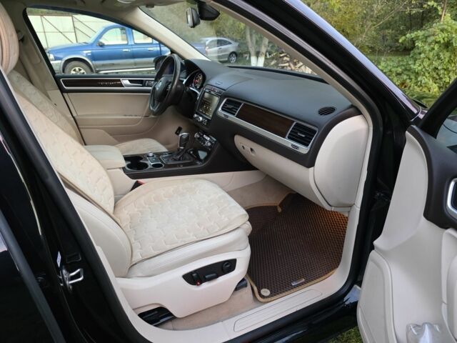 Черный Фольксваген Туарег, объемом двигателя 3 л и пробегом 181 тыс. км за 26000 $, фото 2 на Automoto.ua