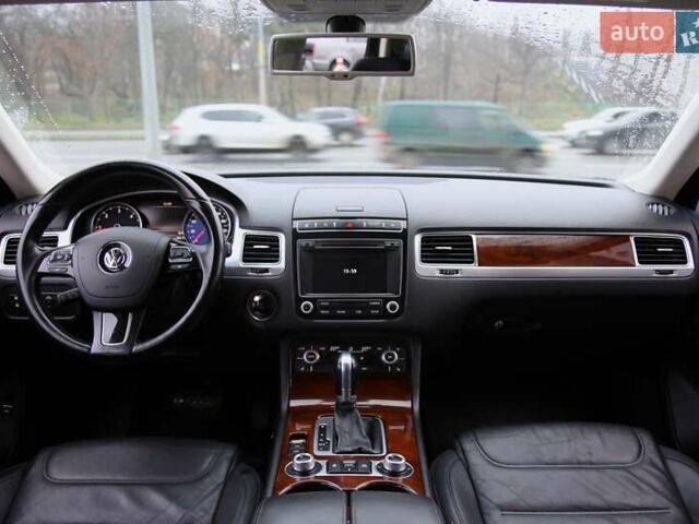 Черный Фольксваген Туарег, объемом двигателя 2.97 л и пробегом 241 тыс. км за 22500 $, фото 11 на Automoto.ua