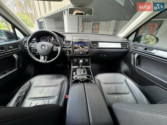 Чорний Фольксваген Туарег, об'ємом двигуна 2.97 л та пробігом 194 тис. км за 22499 $, фото 28 на Automoto.ua