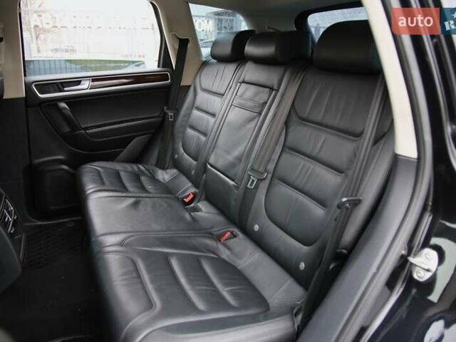 Черный Фольксваген Туарег, объемом двигателя 2.97 л и пробегом 241 тыс. км за 22500 $, фото 7 на Automoto.ua