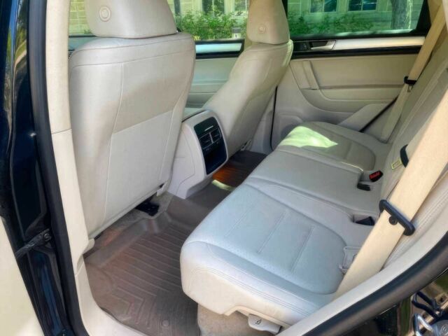 Черный Фольксваген Туарег, объемом двигателя 3 л и пробегом 74 тыс. км за 4200 $, фото 10 на Automoto.ua