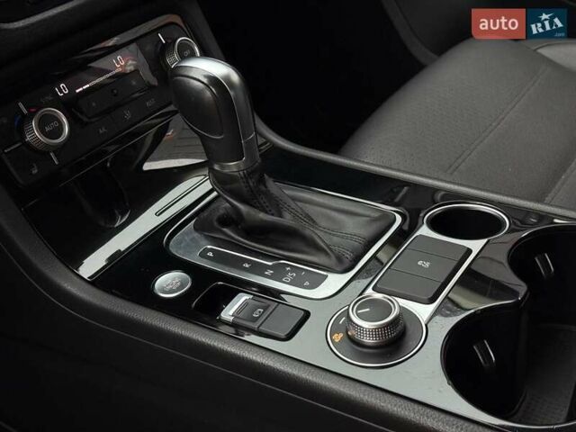 Черный Фольксваген Туарег, объемом двигателя 3.6 л и пробегом 220 тыс. км за 16900 $, фото 39 на Automoto.ua