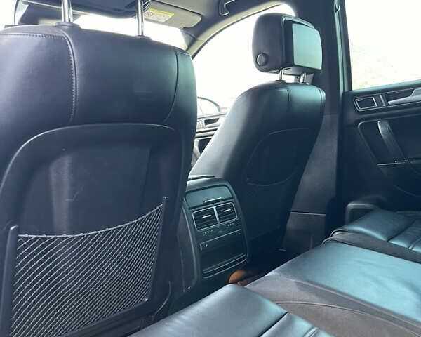 Черный Фольксваген Туарег, объемом двигателя 3 л и пробегом 266 тыс. км за 27990 $, фото 33 на Automoto.ua