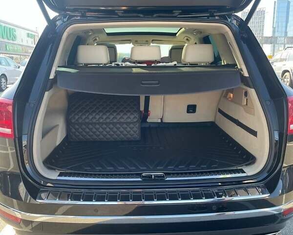 Чорний Фольксваген Туарег, об'ємом двигуна 2.97 л та пробігом 150 тис. км за 27500 $, фото 9 на Automoto.ua