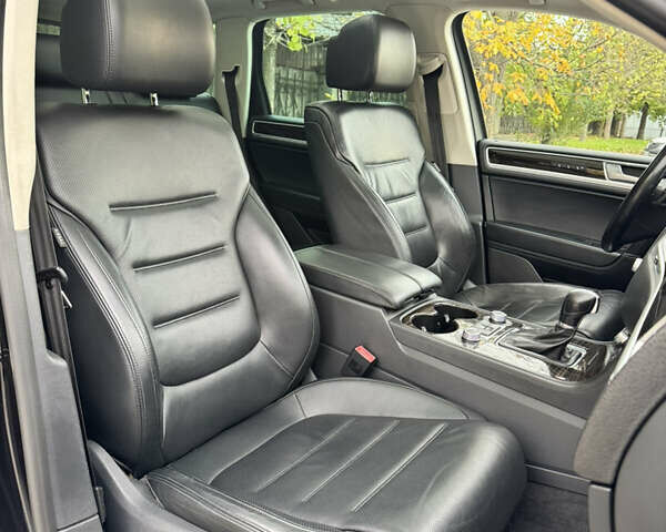 Черный Фольксваген Туарег, объемом двигателя 3 л и пробегом 238 тыс. км за 23700 $, фото 28 на Automoto.ua