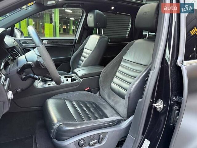 Черный Фольксваген Туарег, объемом двигателя 4.13 л и пробегом 195 тыс. км за 31990 $, фото 7 на Automoto.ua