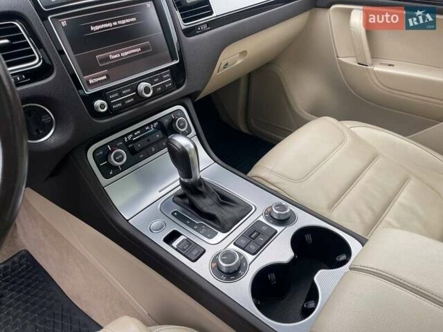 Черный Фольксваген Туарег, объемом двигателя 2.97 л и пробегом 159 тыс. км за 35490 $, фото 22 на Automoto.ua