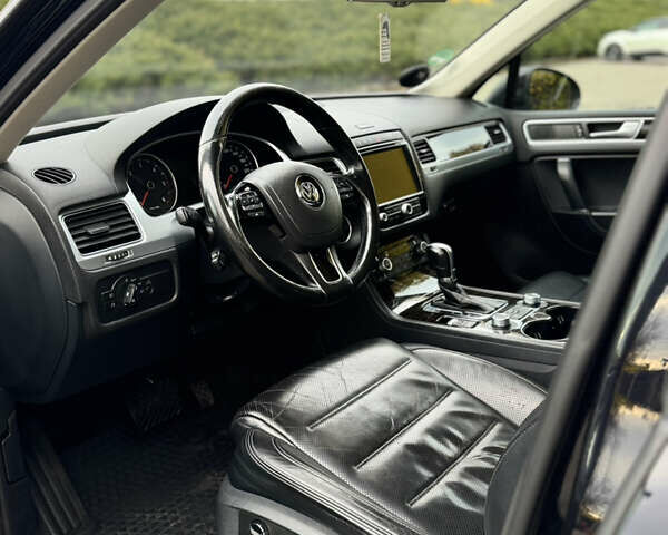 Черный Фольксваген Туарег, объемом двигателя 3 л и пробегом 238 тыс. км за 23700 $, фото 25 на Automoto.ua