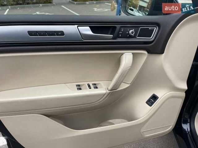 Черный Фольксваген Туарег, объемом двигателя 2.97 л и пробегом 159 тыс. км за 35490 $, фото 14 на Automoto.ua