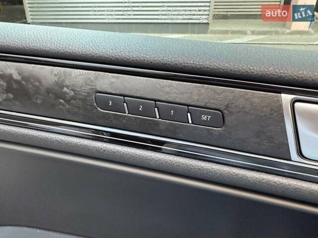 Черный Фольксваген Туарег, объемом двигателя 4.13 л и пробегом 195 тыс. км за 31990 $, фото 16 на Automoto.ua