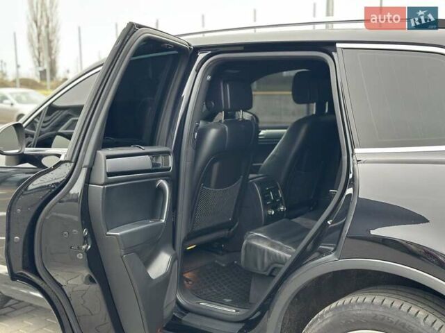 Чорний Фольксваген Туарег, об'ємом двигуна 3 л та пробігом 246 тис. км за 27700 $, фото 29 на Automoto.ua