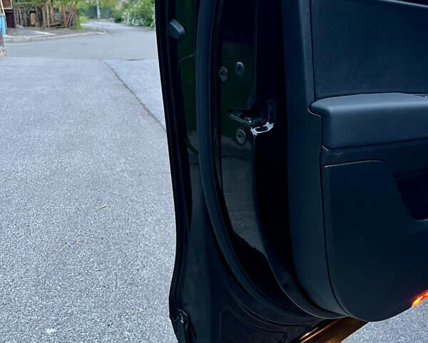 Черный Фольксваген Туарег, объемом двигателя 2.97 л и пробегом 267 тыс. км за 19900 $, фото 69 на Automoto.ua