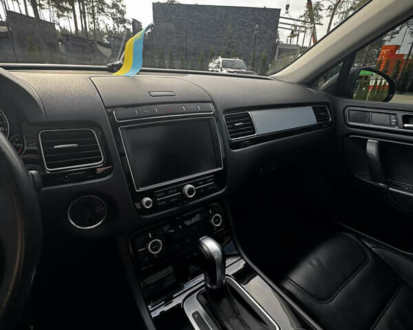 Чорний Фольксваген Туарег, об'ємом двигуна 2.97 л та пробігом 230 тис. км за 26000 $, фото 11 на Automoto.ua