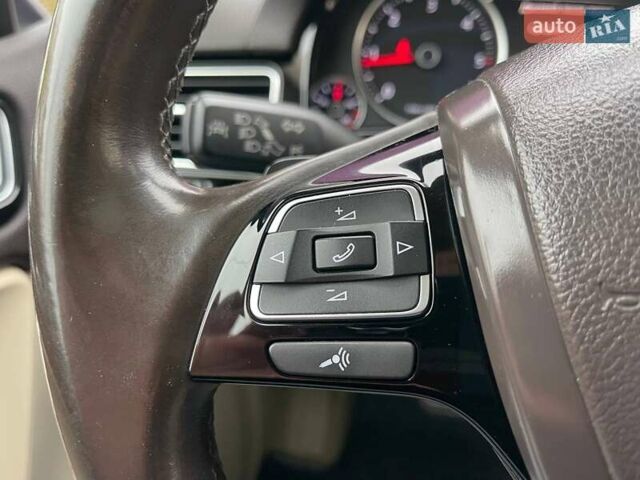 Черный Фольксваген Туарег, объемом двигателя 2.97 л и пробегом 159 тыс. км за 35490 $, фото 16 на Automoto.ua