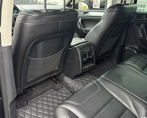 Черный Фольксваген Туарег, объемом двигателя 2.97 л и пробегом 270 тыс. км за 22300 $, фото 18 на Automoto.ua