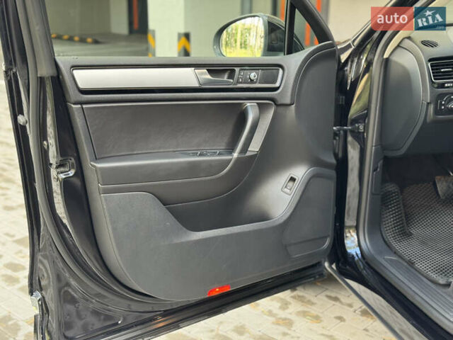 Чорний Фольксваген Туарег, об'ємом двигуна 2.97 л та пробігом 194 тис. км за 22499 $, фото 36 на Automoto.ua