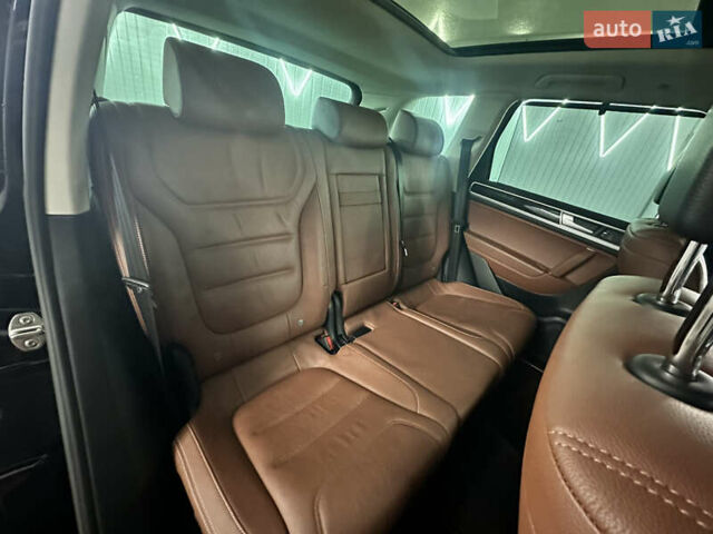 Черный Фольксваген Туарег, объемом двигателя 3 л и пробегом 56 тыс. км за 27000 $, фото 39 на Automoto.ua