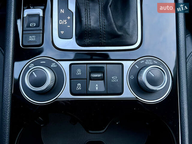 Черный Фольксваген Туарег, объемом двигателя 2.97 л и пробегом 267 тыс. км за 19900 $, фото 42 на Automoto.ua