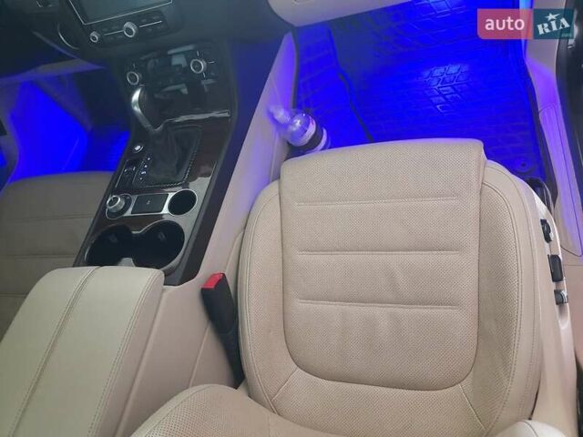 Черный Фольксваген Туарег, объемом двигателя 2.97 л и пробегом 145 тыс. км за 25300 $, фото 7 на Automoto.ua