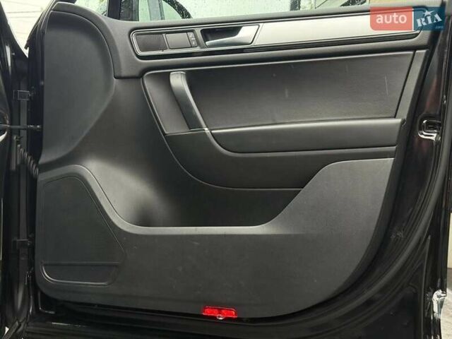 Черный Фольксваген Туарег, объемом двигателя 3.6 л и пробегом 220 тыс. км за 16900 $, фото 64 на Automoto.ua