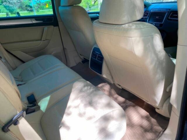 Черный Фольксваген Туарег, объемом двигателя 3 л и пробегом 74 тыс. км за 4200 $, фото 9 на Automoto.ua