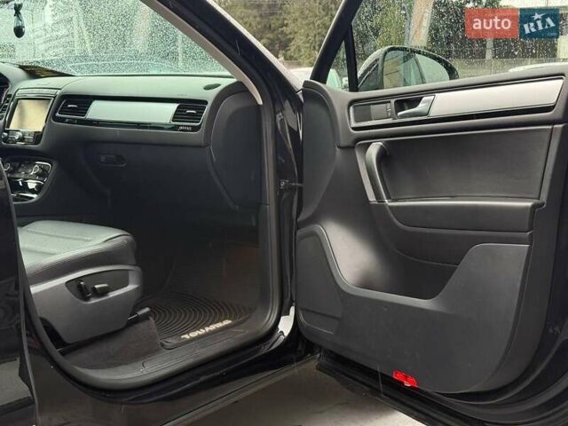 Черный Фольксваген Туарег, объемом двигателя 3.6 л и пробегом 220 тыс. км за 16900 $, фото 63 на Automoto.ua