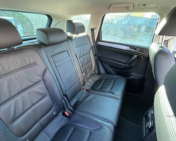 Черный Фольксваген Туарег, объемом двигателя 2.97 л и пробегом 225 тыс. км за 27500 $, фото 8 на Automoto.ua