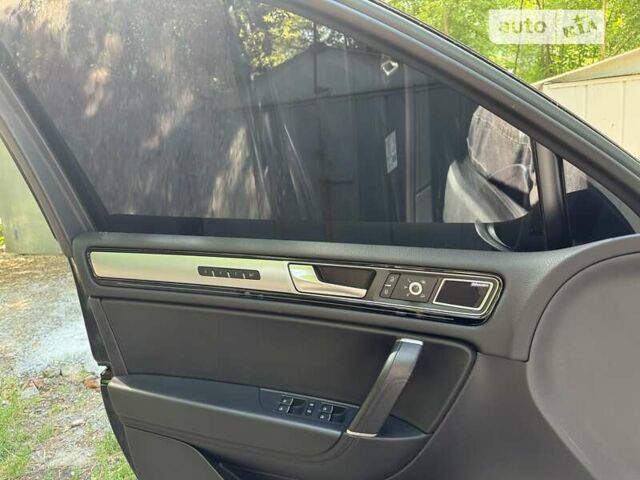 Чорний Фольксваген Туарег, об'ємом двигуна 2.97 л та пробігом 130 тис. км за 33000 $, фото 20 на Automoto.ua