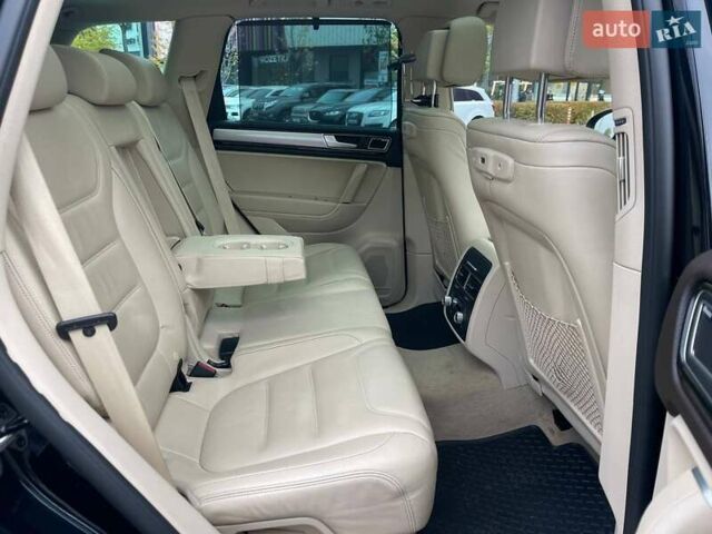 Черный Фольксваген Туарег, объемом двигателя 2.97 л и пробегом 159 тыс. км за 35490 $, фото 9 на Automoto.ua